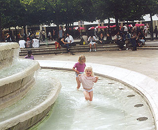 in een fontein in Parijs
