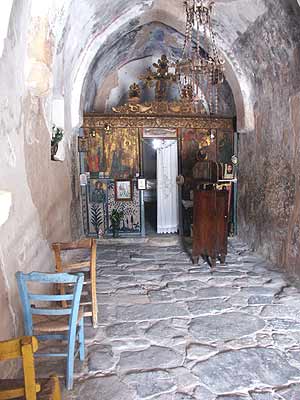 interieur kapelletje in Axos