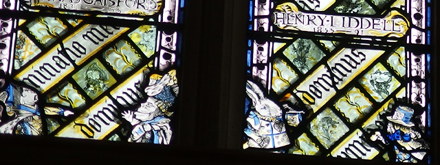 Christ Church eetzaal, raam met Maartse Haas uit Alice in Wonderland Christ Church eetzaal, raam met Maartse Haas