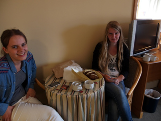 carrot cake op de hotelkamer carrot cake op de hotelkamer