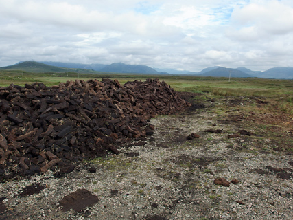 stapel turf, Connemara stapel turf, Connemara
