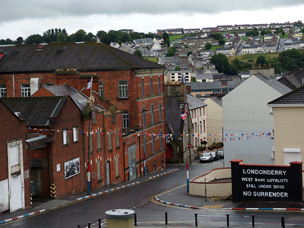 (London)derry, foto vanaf de muur Londonderry, foto vanaf de muur