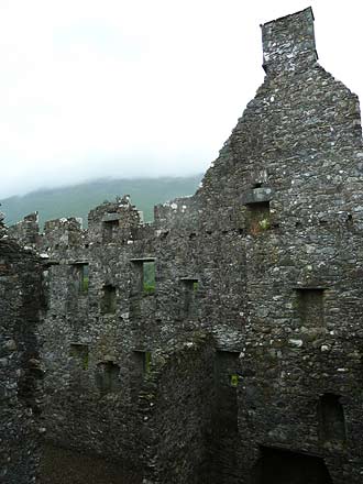 Kilchurn Castle, muur met ramen Kilchurn Castle, muur met ramen