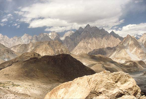 Karakoram gebergte bij Sost