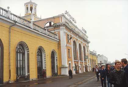 station onderweg in Rusland - de Trans Mansjoerije Expres naar Moskou